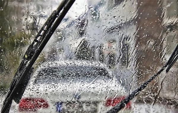 科目二、科目三遇到下雨天應(yīng)該怎樣做？考試順利會通過