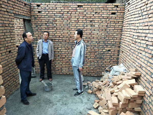 隴運集團公司黨委書記、董事長李寅祥同志深入琵琶鎮(zhèn)寧強村開展幫扶工作