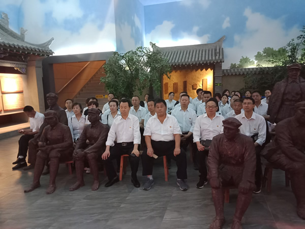隴運(yùn)集團(tuán)公司黨委開(kāi)展“不忘初心、牢記使命”紀(jì)念建黨98周年主題黨日活動(dòng)