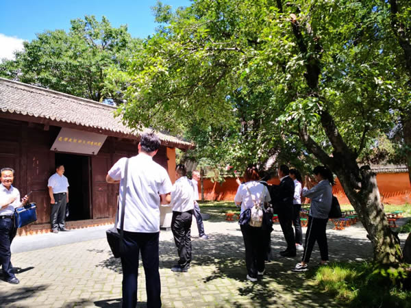 隴運(yùn)集團(tuán)公司黨委開(kāi)展“不忘初心、牢記使命”紀(jì)念建黨98周年主題黨日活動(dòng)