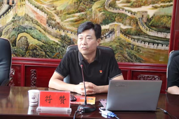 市政府國資委黨委委員、副主任符贊到隴運(yùn)集團(tuán)公司開展講授 黨紀(jì)學(xué)習(xí)教育專題 黨課暨“七一”慰問活動
