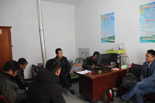 隴運(yùn)集團(tuán)公司開展支援寧強(qiáng)村春